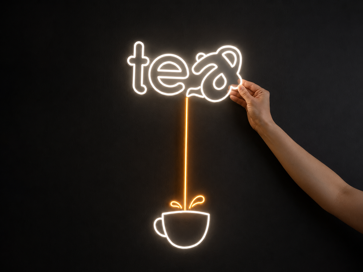 تابلو نئون فلکسی کافه طرح قوری و فنجان چای و نوشته انگلیسی tea از نمای رو به رو
